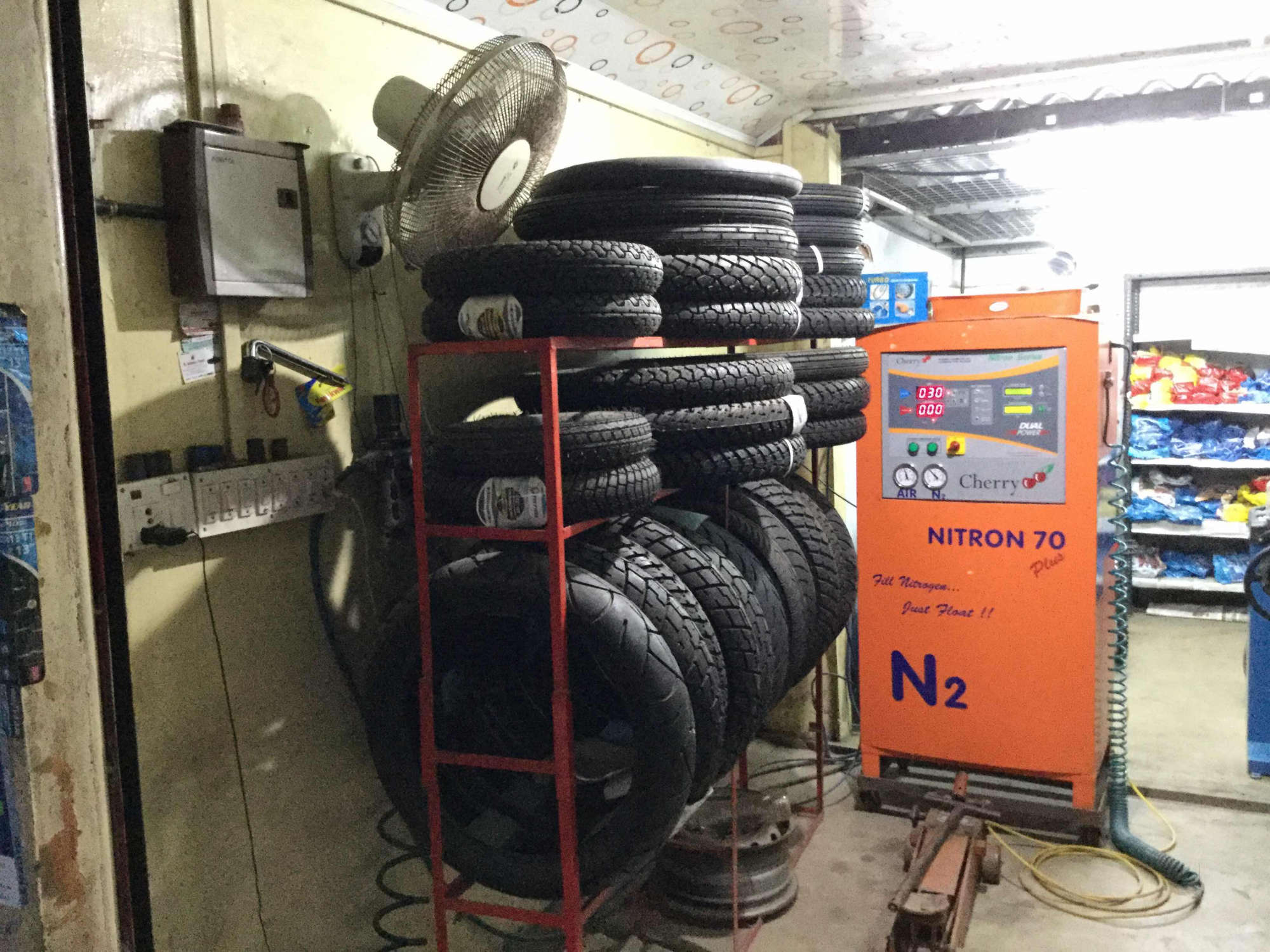 Lakshmana Tyre Works, TYRE & PUNCTURE SHOP,  service in Ambalapuzha, Alappuzha