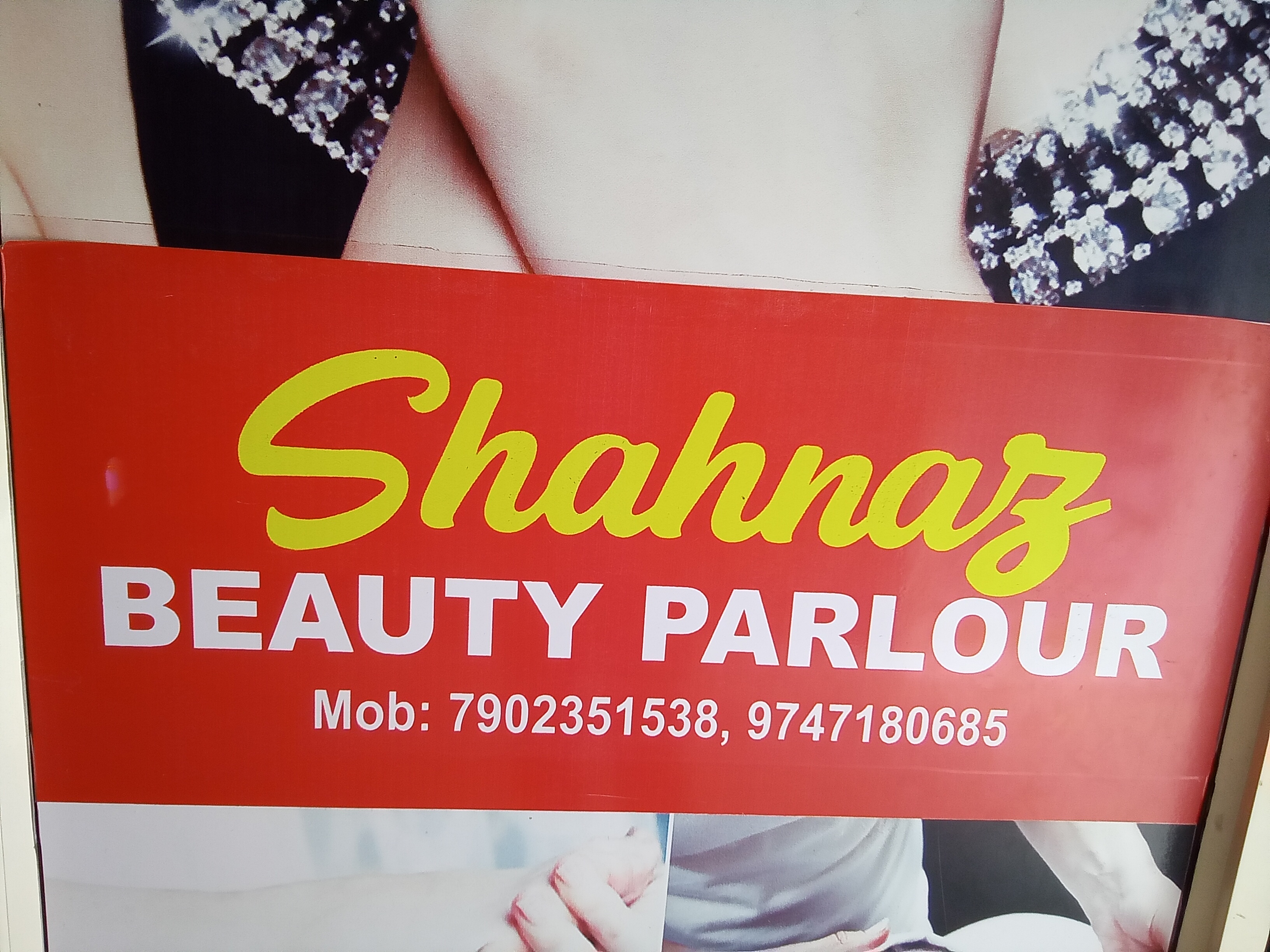 SHAHNAZ BEAUTY PARLOUR, BEAUTY PARLOUR,  service in Moonnupeedika, Thrissur