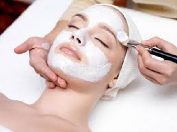 ANN HAYIN BEAUTY PARLOUR, BEAUTY PARLOUR,  service in Vyttila, Ernakulam