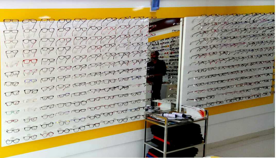 Latest collection of Lens, Frames, Contact Lens and Sunglasses